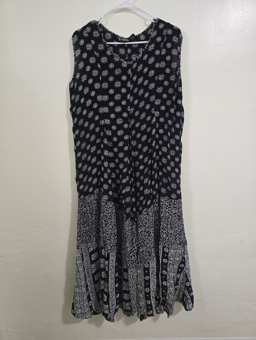 Olivia Vtg 90s Sleeveless Black White Floral Boho Midi Dress Whimsigoth Size M